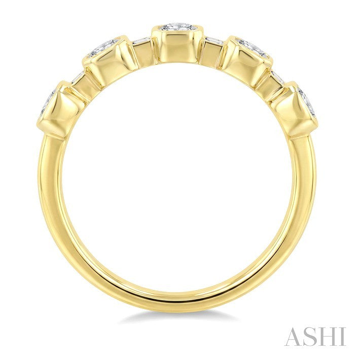 1 1/10 Ctw Bezel Set Baguette and Octagon Cut Diamond Fashion Band in 14K Yellow Gold