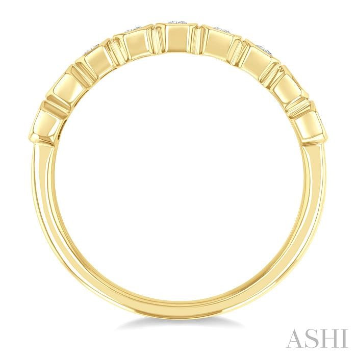 Timeless Diamond Jewelry in Metal