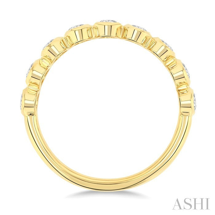 7/8 Ctw North-South Oval Diamond Band in 14K Yellow Gold