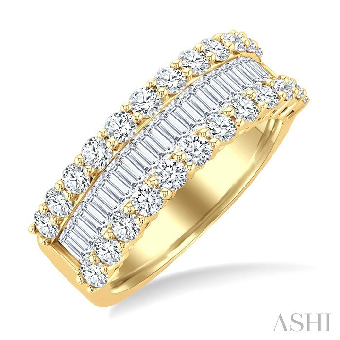 1 3/4 Ctw Channel Set Baguette and Round Cut Diamond Fashion Band in 14K Yellow Gold
