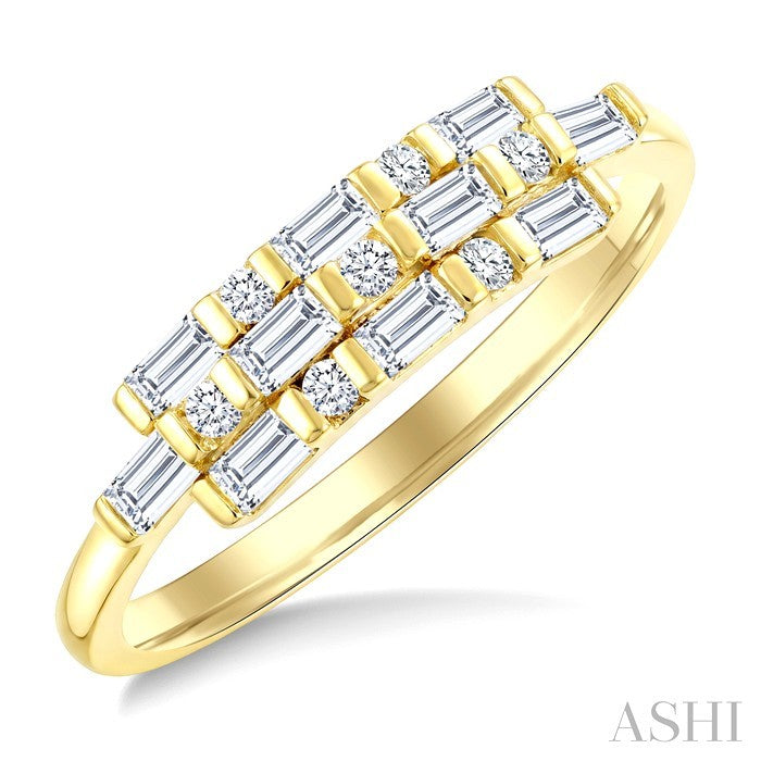 1/3 Ctw Fusion Baguette and Round Cut Diamond Fashion Ring in 14K Yellow Gold