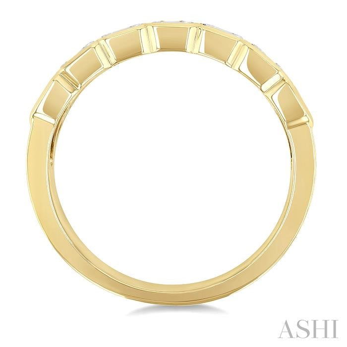 1 Ctw Pyramid Accents and Bezel Set Emerald Cut Diamond Bold Gold Fashion Wide Band in 14K Yellow Gold