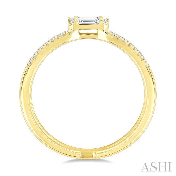 1/3 Ctw Fusion Baguette and Round Cut Diamond Fashion Ring in 14K Yellow Gold