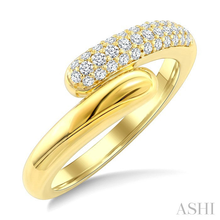 1/4 Ctw Round Cut Diamond Aeris Gold Fashion Ring in 14K Yellow Gold