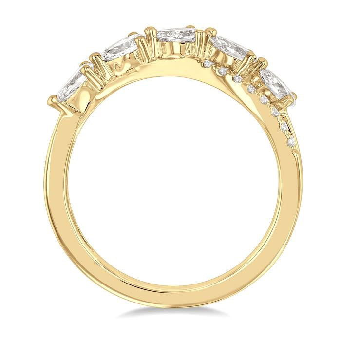 Elegance Diamond Ring in Metal