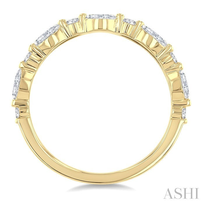 1/2 Ctw Bold V-Shaped Center Marquise and Round Cut Diamond Fashion Band in 14K Yellow Gold