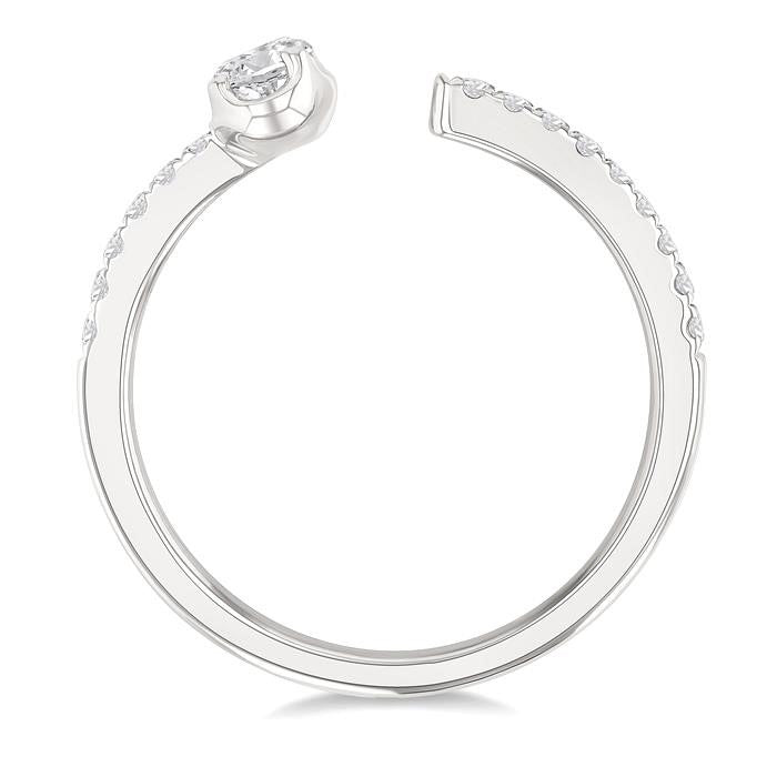 Regal Diamond Ring in Metal