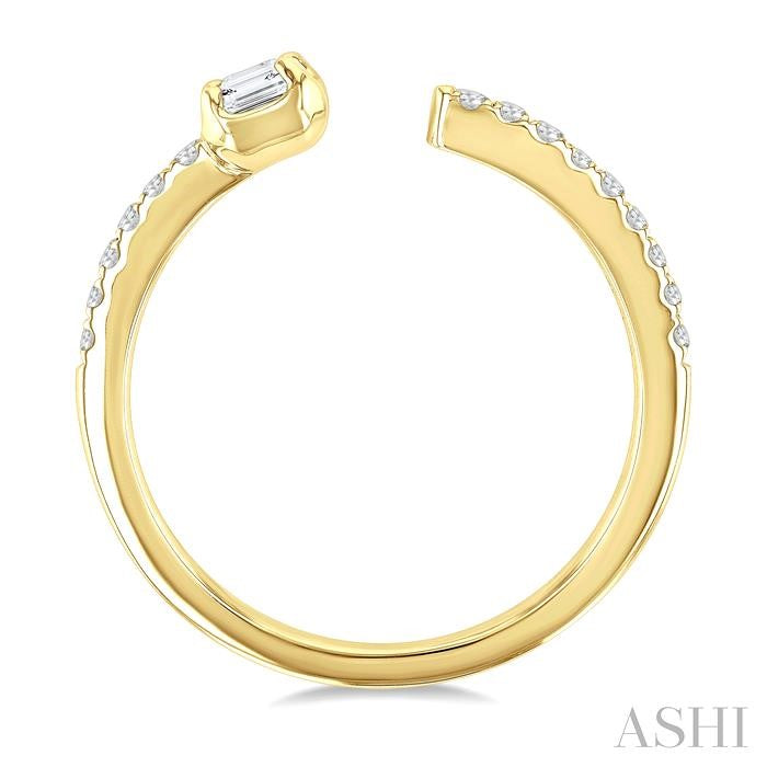 3/8 Ctw Emerald and Round Cut Diamond Fashion Open Ring in 14K Yellow Gold