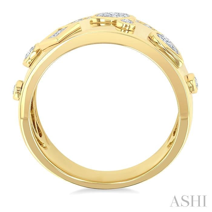 3/4 Ctw Mixed Cut Diamond Mosaic Fashion Wide Band in 14K Yellow Gold