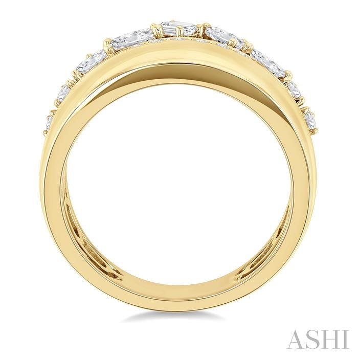 3/4 Ctw Mixed Diamond Cut Fashion Ring in 14K Yellow Gold
