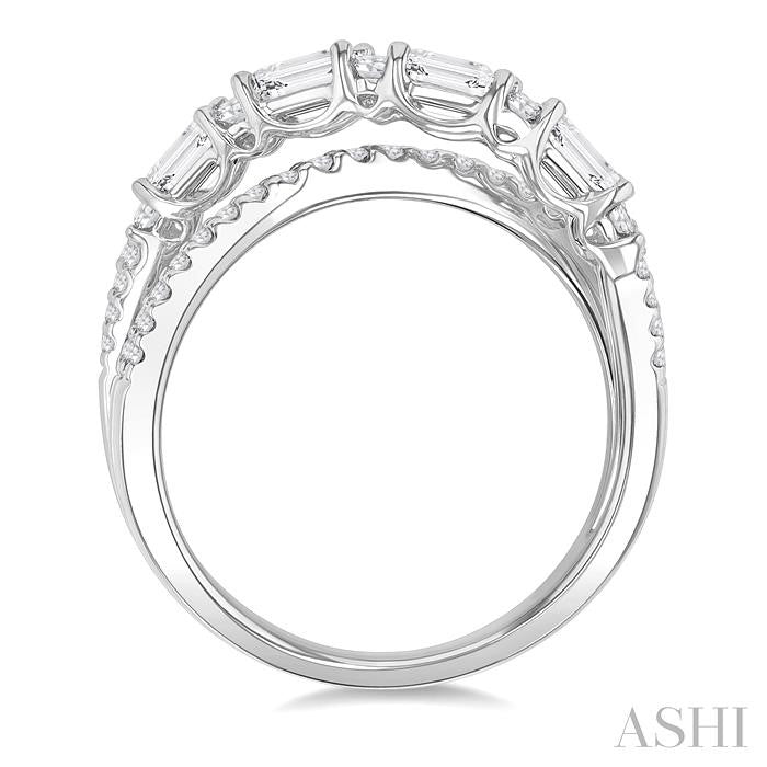 1 1/4 Ctw Emerald and Round Cut Diamond Split Crossover Fashion Ring in 14K White Gold