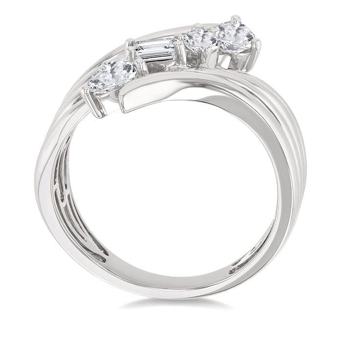 Enchantment Diamond Ring in Metal