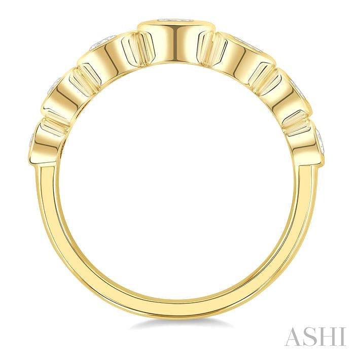 1 Ctw 7 Stone Bezel Set Oval Cut Diamond Fashion Band in 14K Yellow Gold