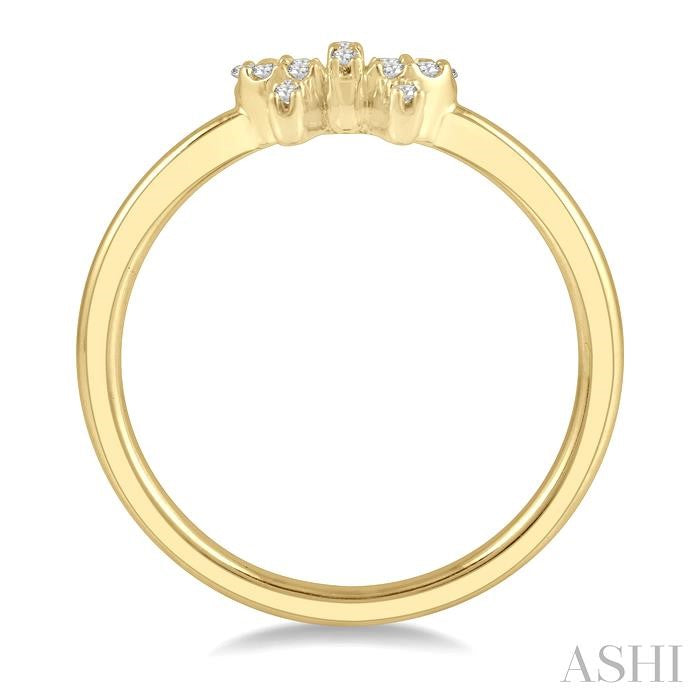 1/10 Ctw Bow Cutout Round Cut Diamond Petite Fashion Ring in 10K Yellow Gold