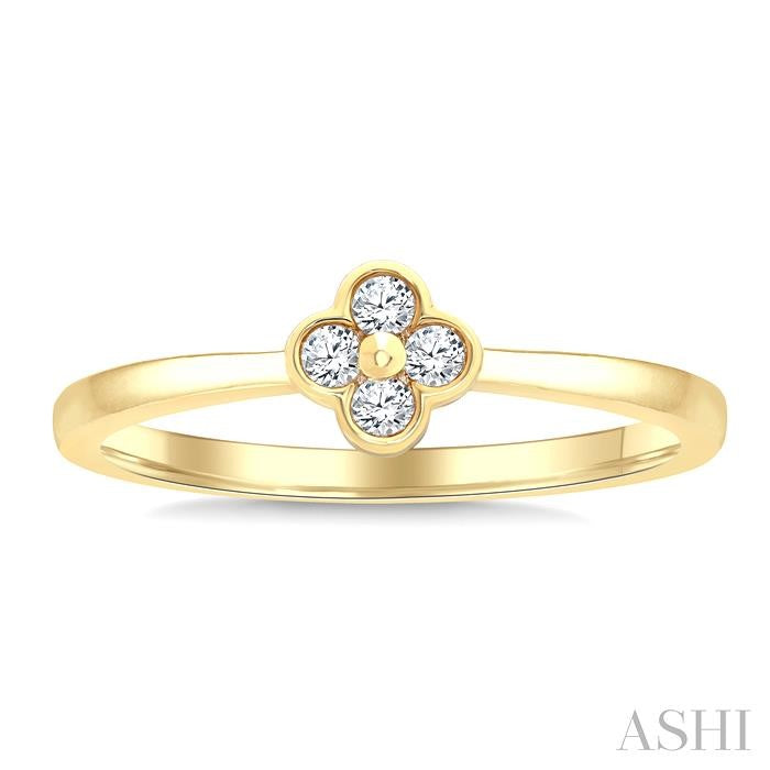 1/8 Ctw Clover Bezel Set Round Cut Diamond Petite Fashion Ring in 10K Yellow Gold