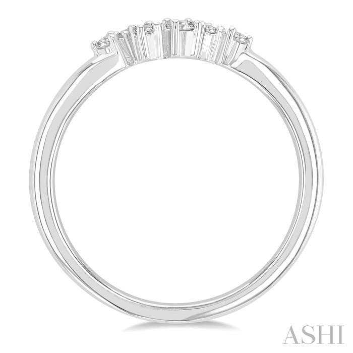1/8 Ctw Petite Open Center Scatter Round Cut Diamond Fashion Ring in 14K White Gold
