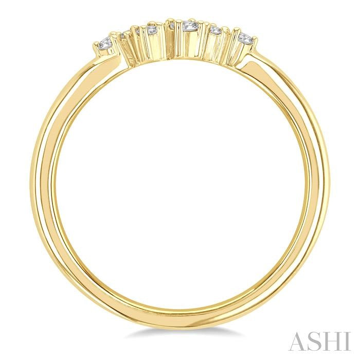 1/8 Ctw Petite Open Center Scatter Round Cut Diamond Fashion Ring in 14K Yellow Gold