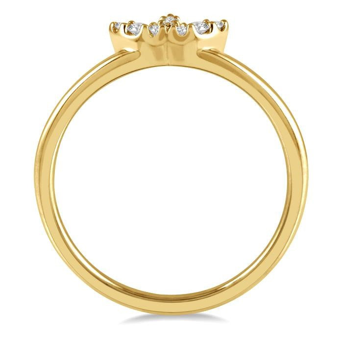 1/10 Ctw Tri Leaf Round Cut Diamond Petite Fashion Ring in 10K Yellow Gold