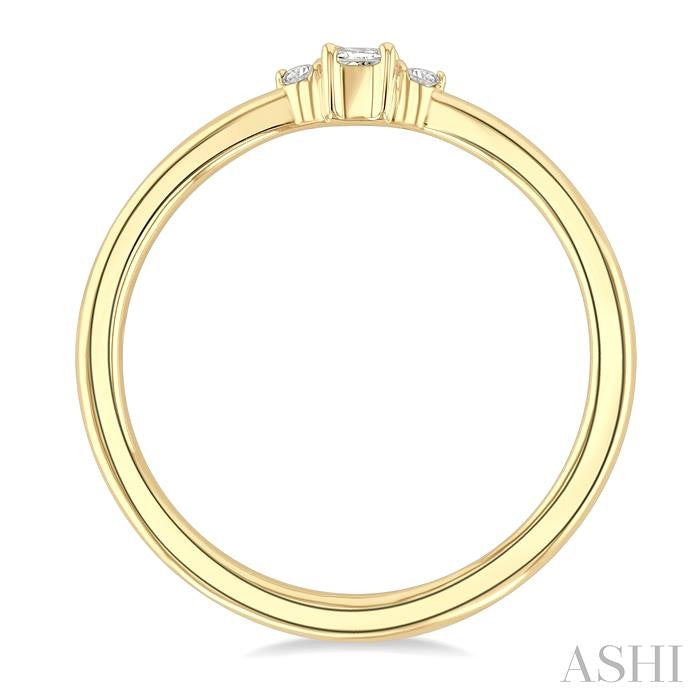 1/10 Ctw Three Stone Princess and Round Cut Diamond Petite Fashion Ring in 10K Yellow Gold