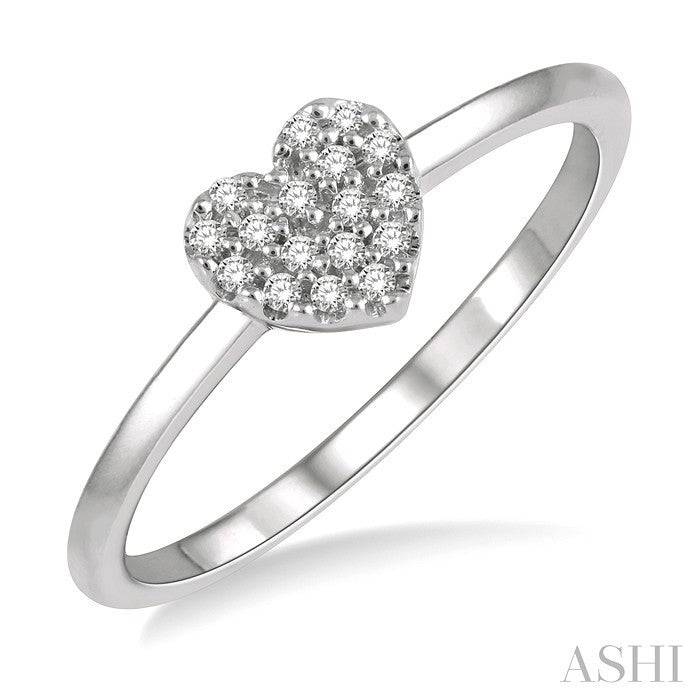 1/10 Ctw Heart Charm Round Cut Diamond Petite Fashion Ring in 14K White Gold