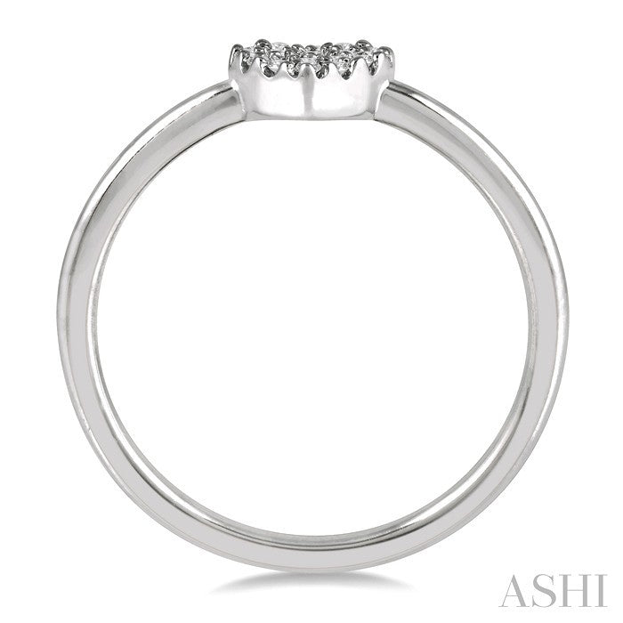 1/10 Ctw Heart Charm Round Cut Diamond Petite Fashion Ring in 14K White Gold
