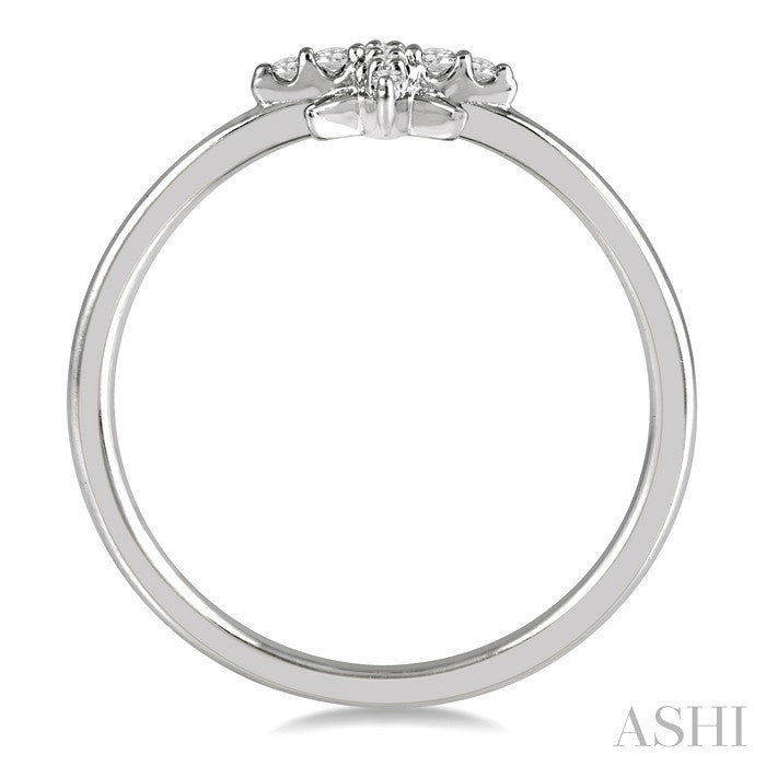 1/10 Ctw Star Center Round Cut Diamond Petite Fashion Ring in 10K White Gold