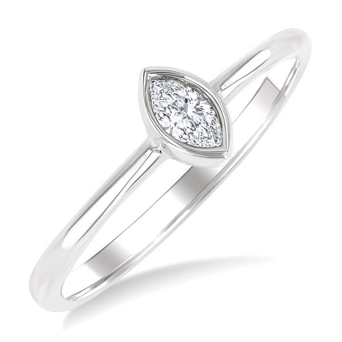 Timeless Diamond Ring in Metal
