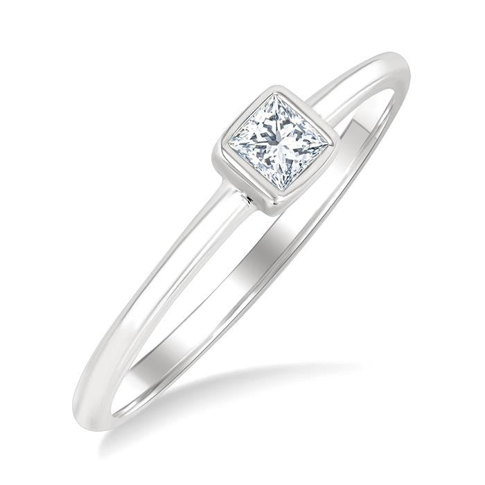 1/6 Ctw Petite Bezel Set Round Cut Diamond Fashion Ring in 10K White Gold