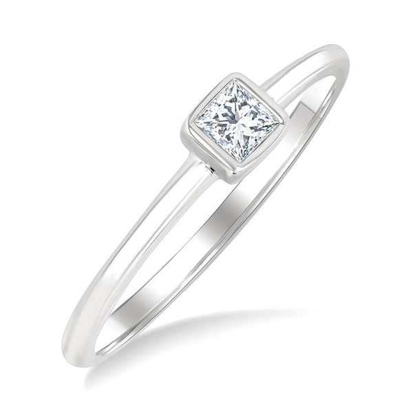 1/6 Ctw Petite Bezel Set Round Cut Diamond Fashion Ring in 10K White Gold