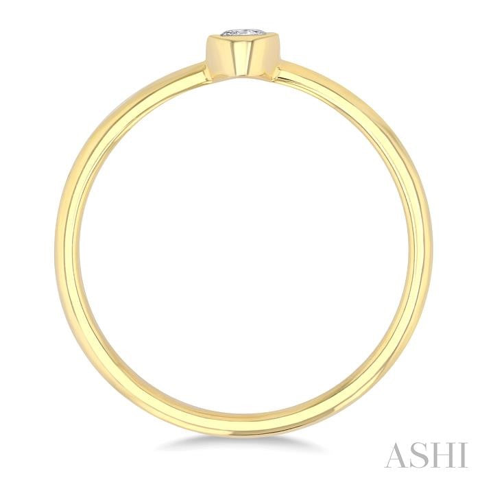 1/6 Ctw Petite Bezel Set Oval Cut Diamond Fashion Ring in 10K Yellow Gold
