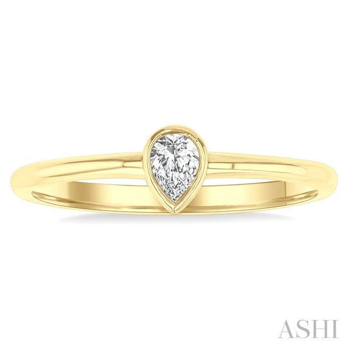 1/6 Ctw Petite Bezel Set Pear Cut Diamond Fashion Ring in 10K Yellow Gold