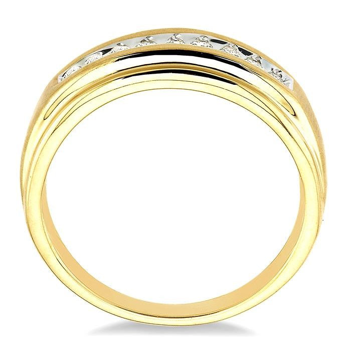 1/6 Ctw Round Diamond Women's Ring in 14K Yellow Gold