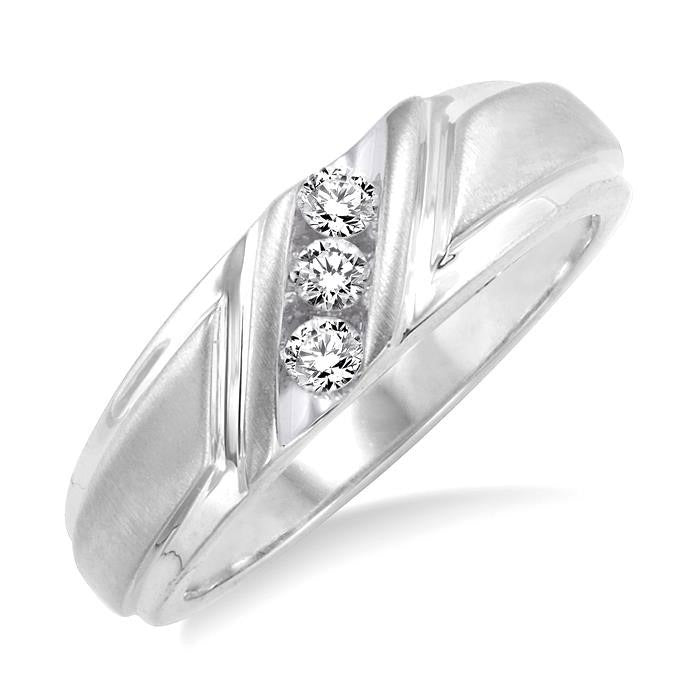 1/8 Ctw Round Cut Diamond Women's Ring in 14K White Gold