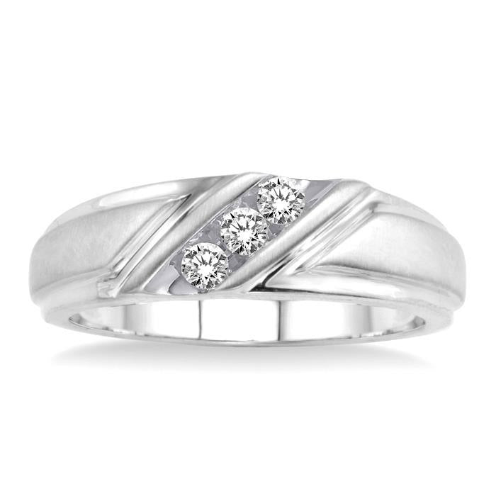 1/8 Ctw Round Cut Diamond Women's Ring in 14K White Gold