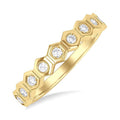 Timeless Diamond Ring in Yellow Gold