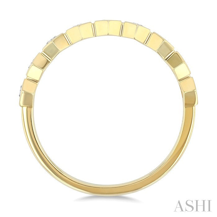 1/5 Ctw Hexagon Shape Link Round Cut Diamond Fashion Ring in 14K Yellow Gold