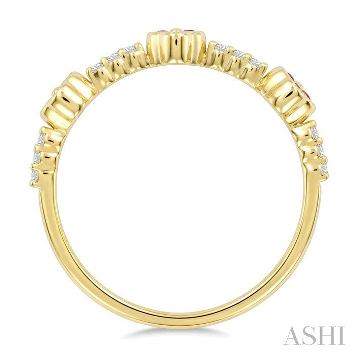 1.25 MM Round Cut Ruby and 1/10 Ctw Clover Leaf & Bar Link Round Cut Diamond Precious Ring in 10K Yellow Gold