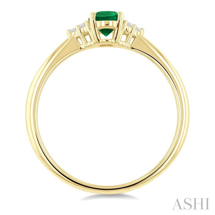 1/20 Ctw Oval Cut 6X4 MM Emerald and Round Cut Diamond Precious Ring in 14K Yellow Gold