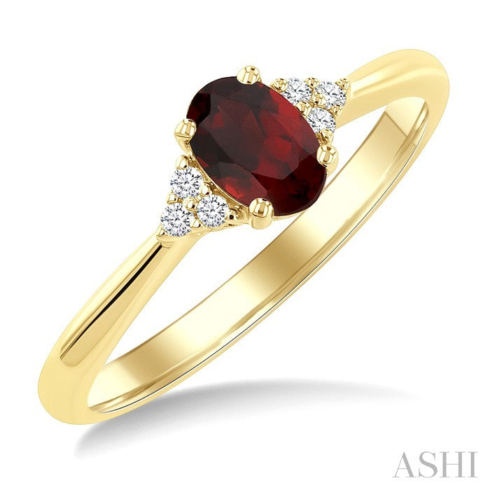 1/20 Ctw Oval Cut 6X4 MM Garnet and Round Cut Diamond semi-precious Ring in 14K Yellow Gold