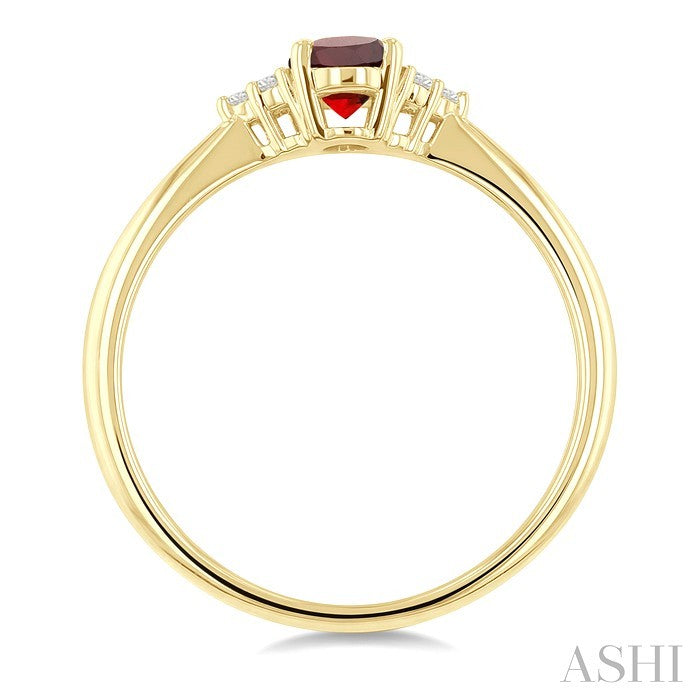1/20 Ctw Oval Cut 6X4 MM Garnet and Round Cut Diamond semi-precious Ring in 14K Yellow Gold
