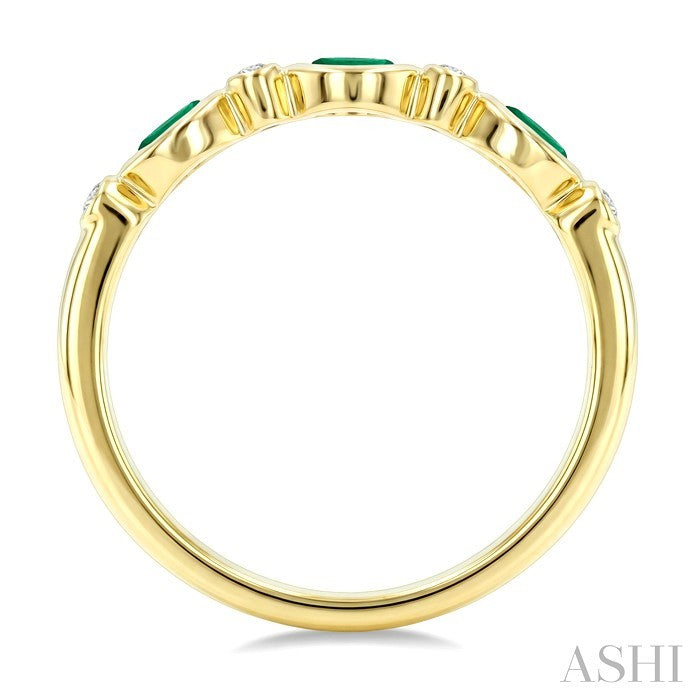 4X2 MM Marquise Shape Emerald and 1/20 Ctw Bezel Set Round Cut Diamond Precious Fashion Band in 10K Yellow Gold