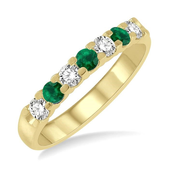 2.6 MM Emerald and 1/4 Ctw Round Cut Diamond Precious Wedding Band in 14K Yellow Gold