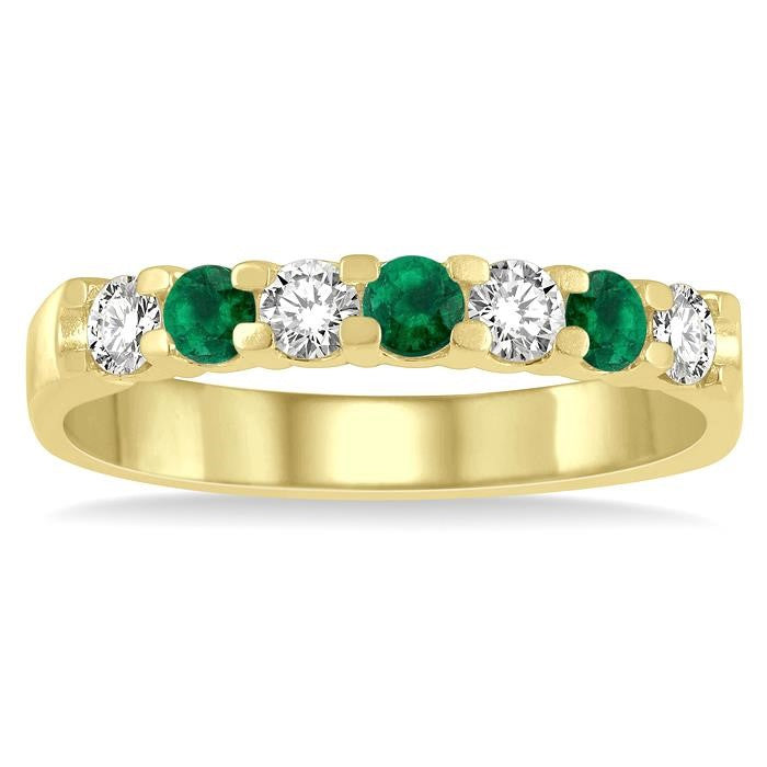 2.6 MM Emerald and 1/4 Ctw Round Cut Diamond Precious Wedding Band in 14K Yellow Gold
