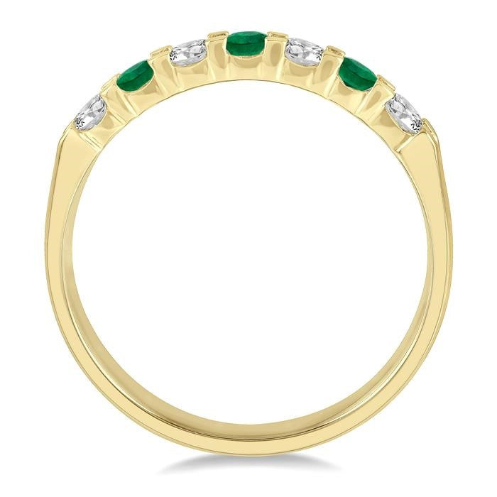 2.6 MM Emerald and 1/4 Ctw Round Cut Diamond Precious Wedding Band in 14K Yellow Gold