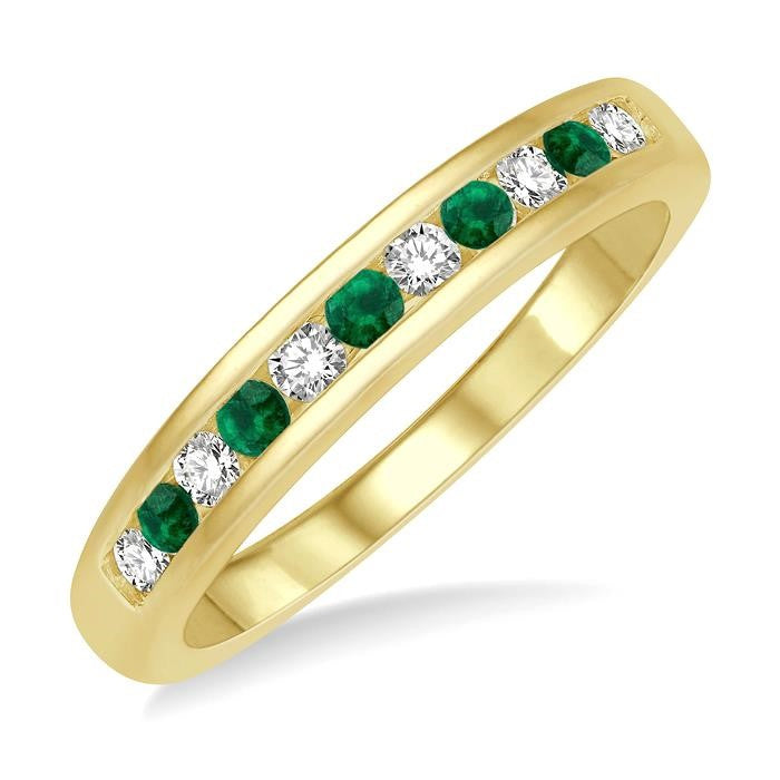 2 MM Emerald and 1/5 Ctw Round Cut Diamond Precious Wedding Band in 14K Yellow Gold