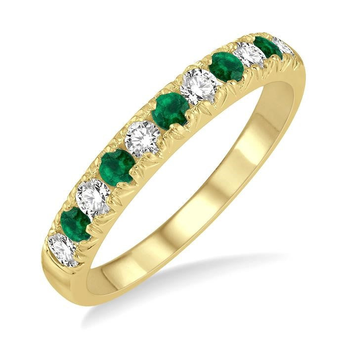 2.3 MM Emerald and 1/4 Ctw Round Cut Diamond Precious Wedding Band in 14K Yellow Gold