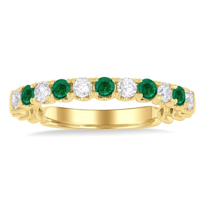 2.25 MM Emerald and 1/4 Ctw Round Cut Diamond Precious Wedding Band in 14K Yellow Gold
