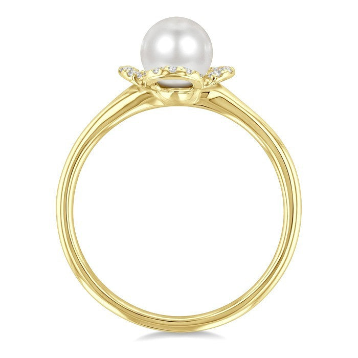 6 MM Cultured Pearl and 1/10 Ctw Round Cut Diamond Clover Petite Fashion Ring in 10K Yellow Gold