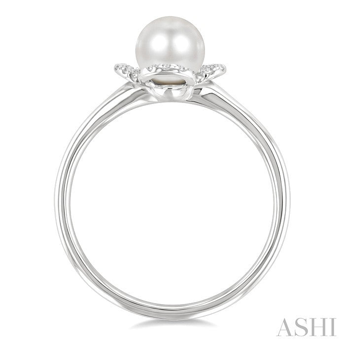 6 MM Cultured Pearl and 1/10 Ctw Round Cut Diamond Clover Petite Fashion Ring in 10K White Gold