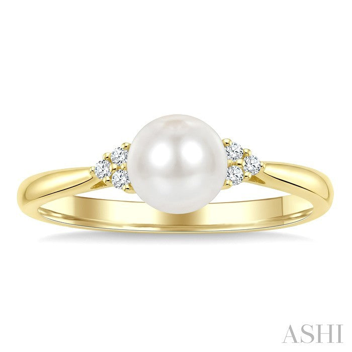 6 MM Cultured Pearl and 1/20 Ctw Round Cut Diamond Fashion Ring in 14K Yellow Gold